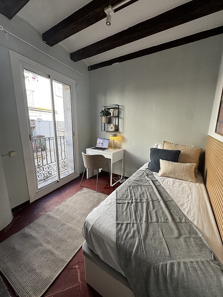  Room 5  -  Spacious Coliving Apartment in Dynamic Ciutat Vella, Steps from MACBA and Restaurants  - Gallery -  73