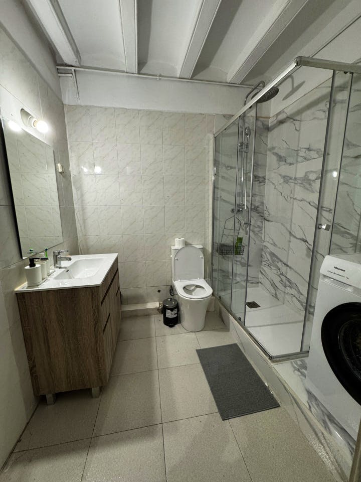  Room 5  -  Spacious Coliving Apartment in Dynamic Ciutat Vella, Steps from MACBA and Restaurants  - Gallery -  12
