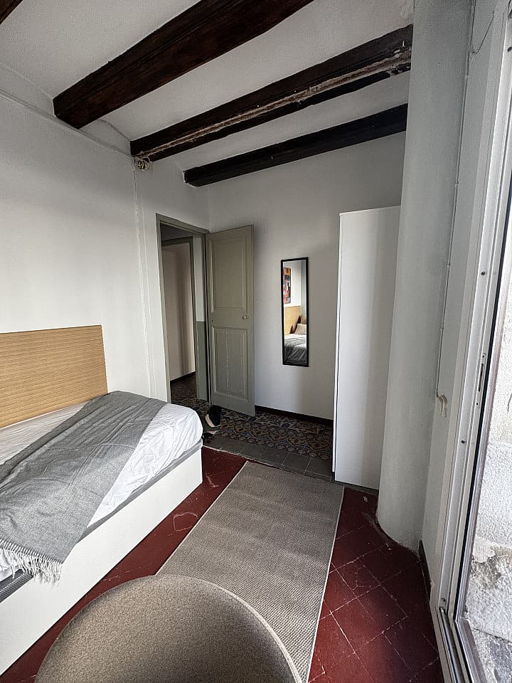  Room 5  -  Spacious Coliving Apartment in Dynamic Ciutat Vella, Steps from MACBA and Restaurants  - Gallery -  39