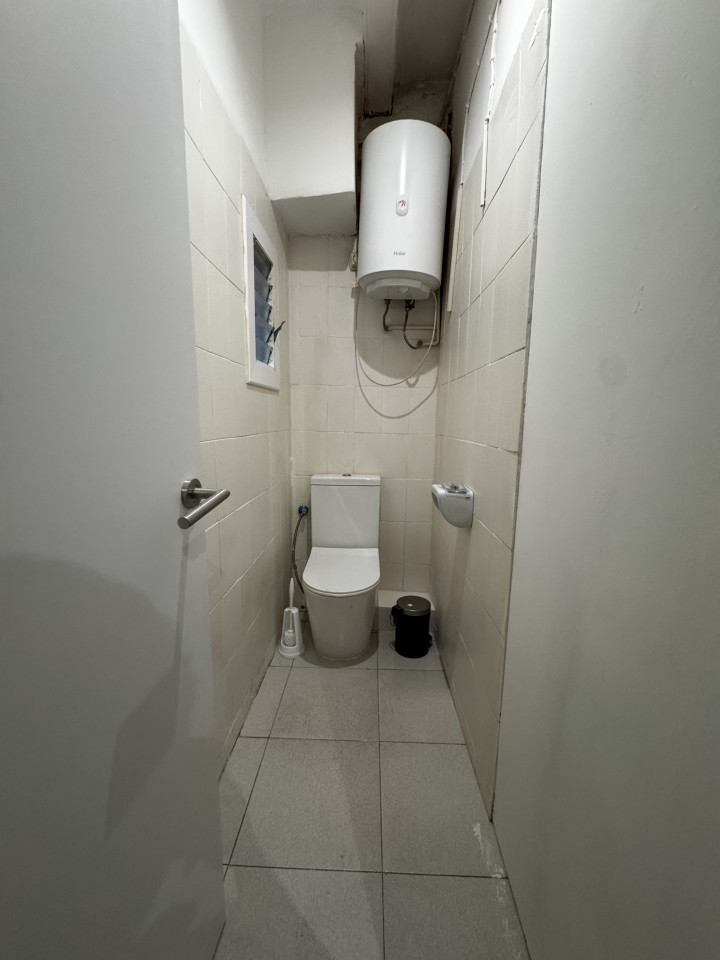  Room 5  -  Spacious Coliving Apartment in Dynamic Ciutat Vella, Steps from MACBA and Restaurants  - Gallery -  30