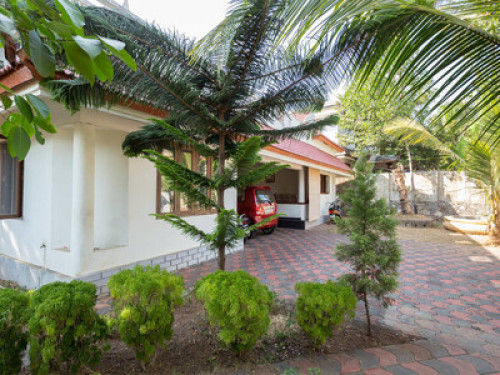 Cheap cosy home close to Airport !!