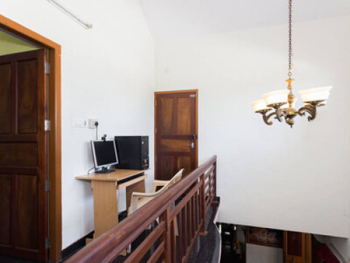 Cheap cosy home close to Airport !!