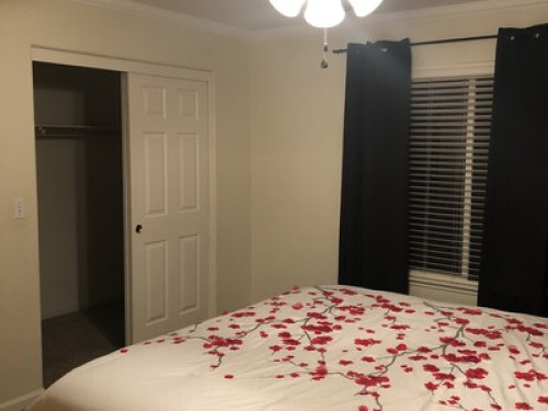 4000sqf /6 bedrooms house. 