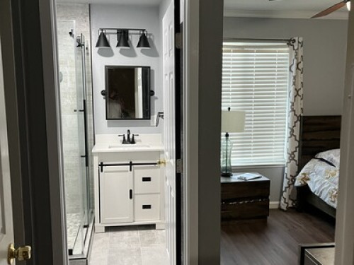 4000sqf /6 bedrooms house. 