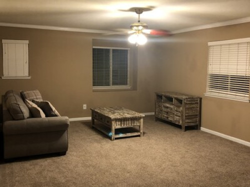 4000sqf /6 bedrooms house.