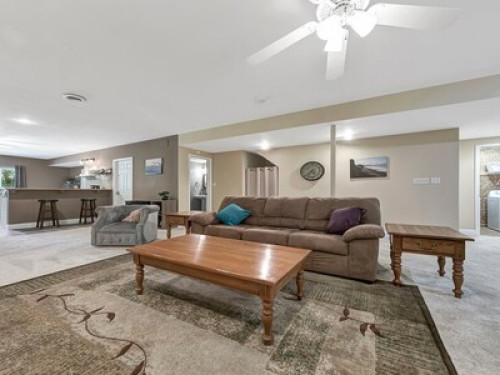 Independent lower level with priva