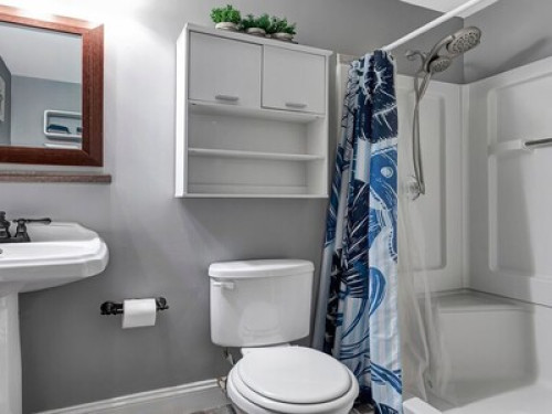 Independent lower level with priva