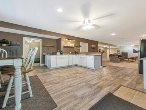 Independent lower level with priva