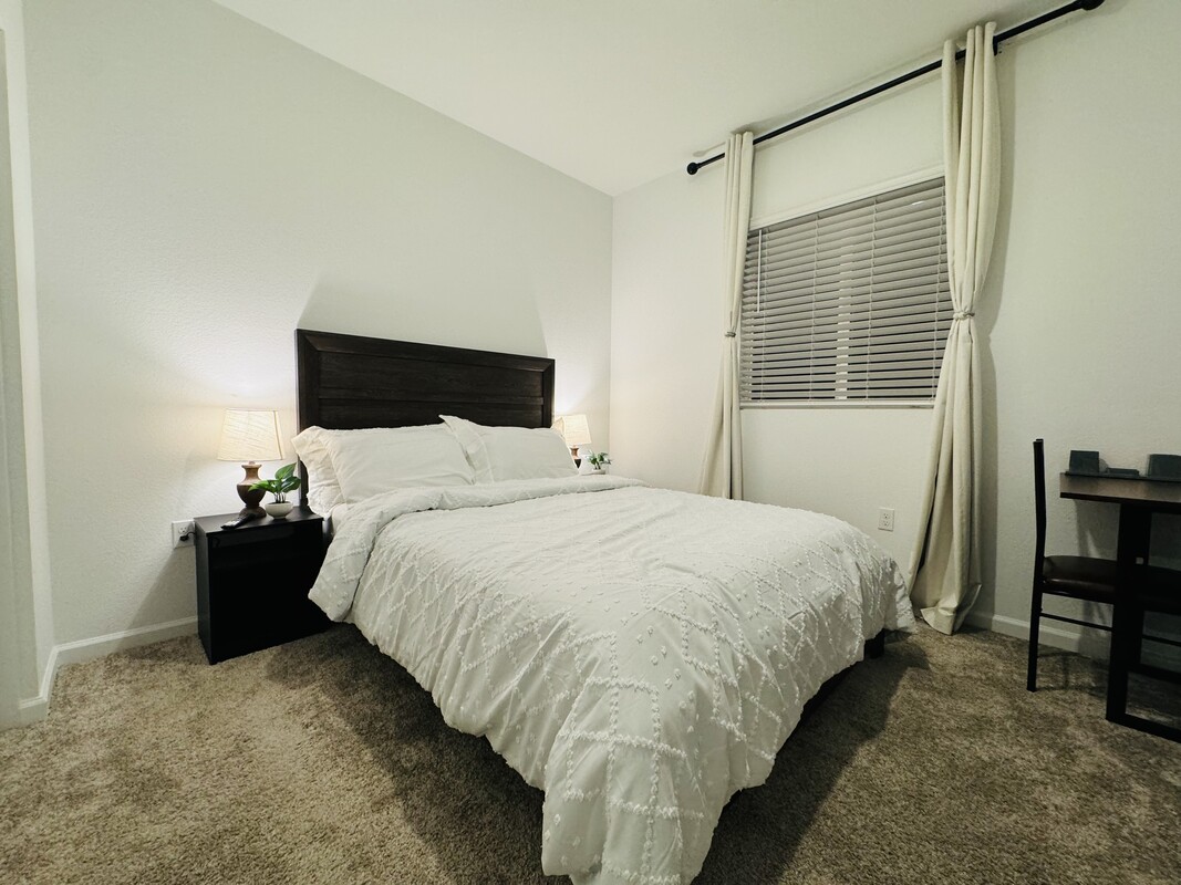 Bedroom (Full Room) - 1