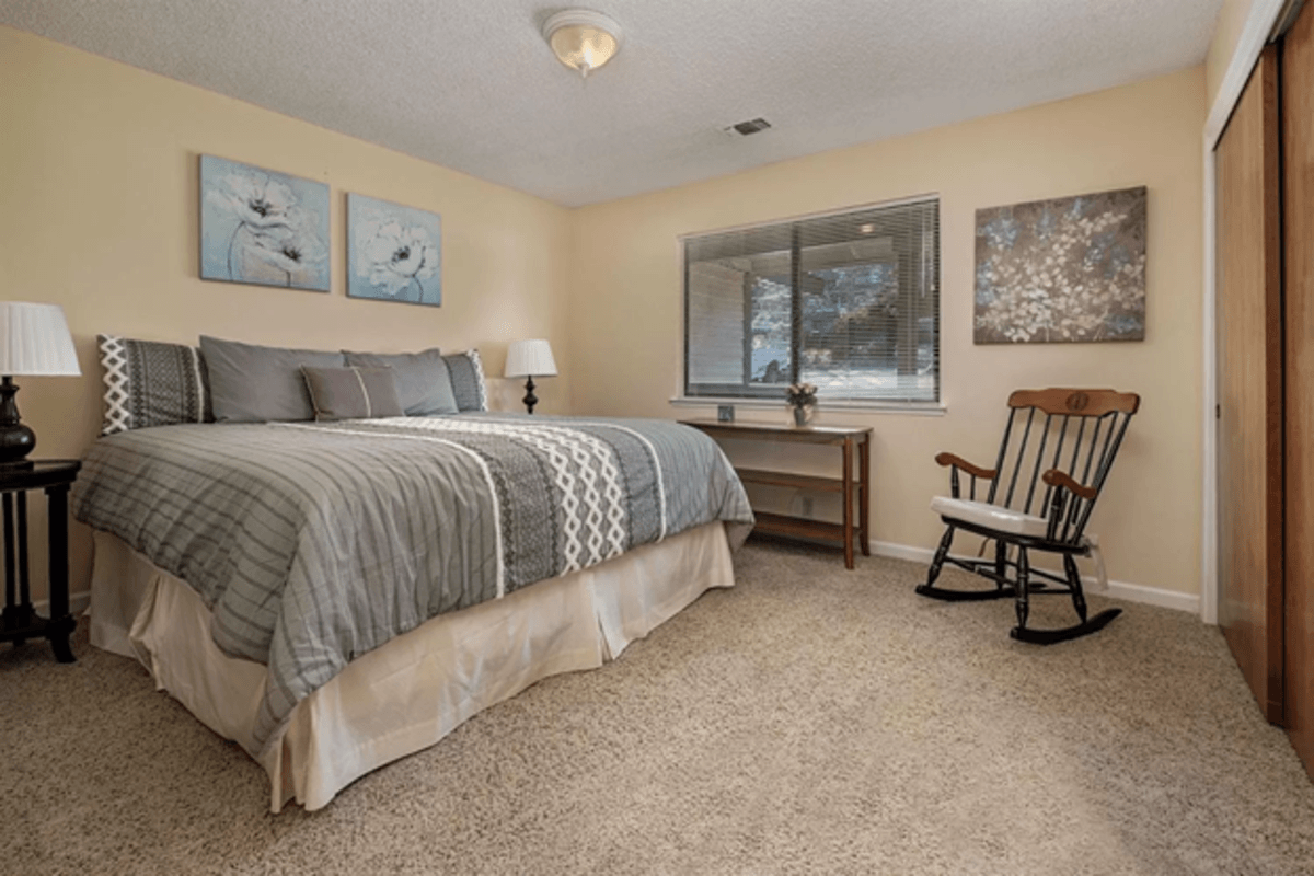  Large Bedroom(Full Room)  -  Room For Rent for Asian Female  - Gallery -  1