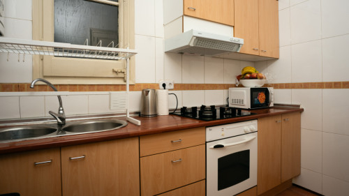 Spacious Coliving Room in Eixample - Ideal for Students & Professionals