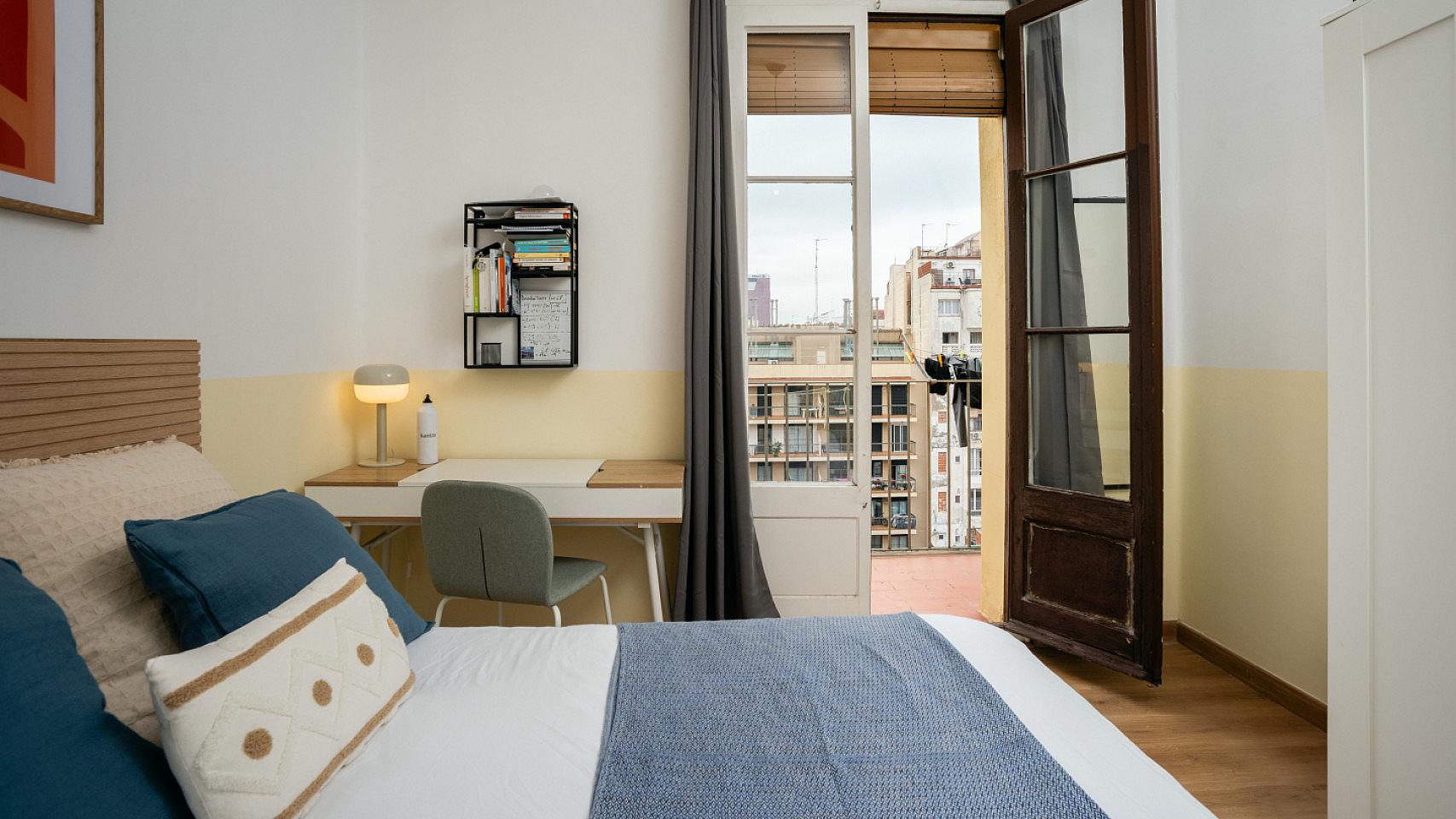  Room 2  -  Spacious Coliving Room in Eixample - Ideal for Students & Professionals  - Gallery -  1