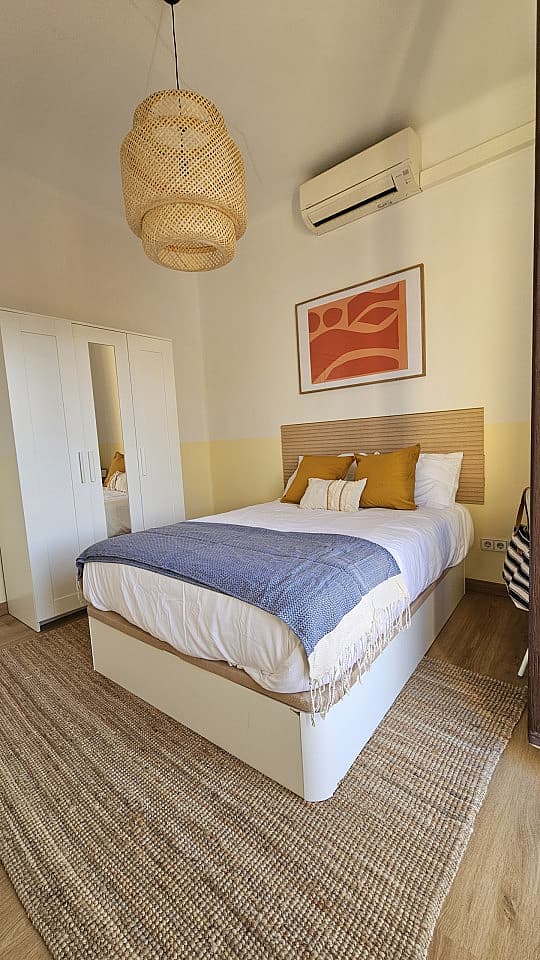  Room 2  -  Spacious Coliving Room in Eixample - Ideal for Students & Professionals  - Gallery -  13