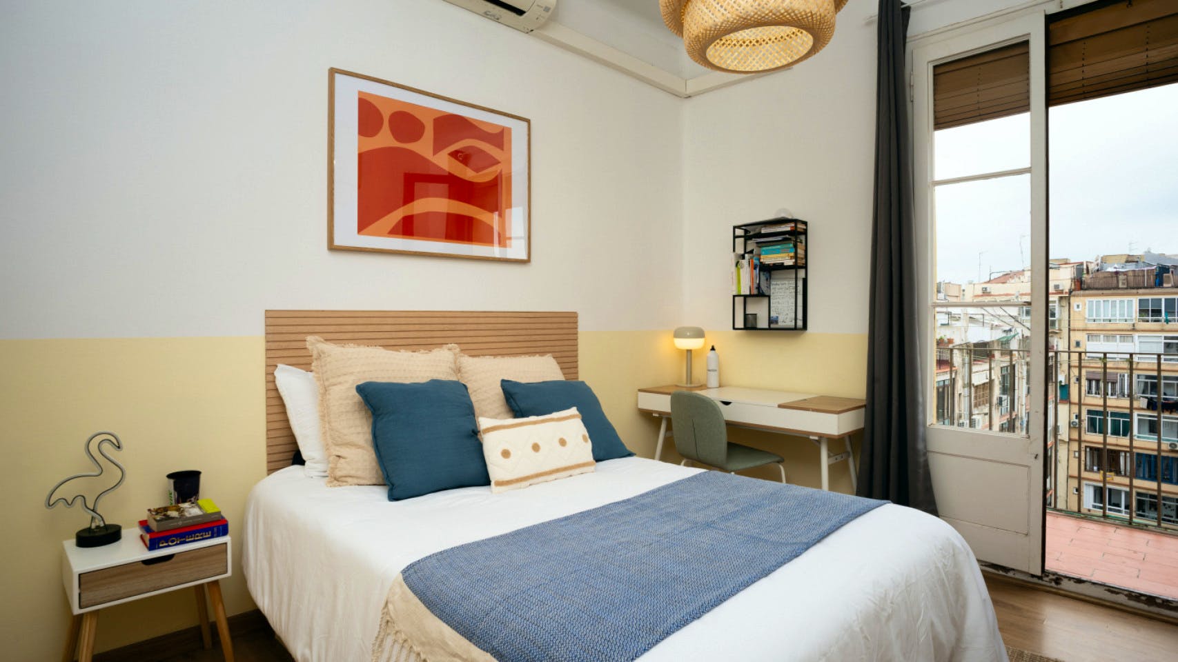  Room 2  -  Spacious Coliving Room in Eixample - Ideal for Students & Professionals  - Gallery -  6