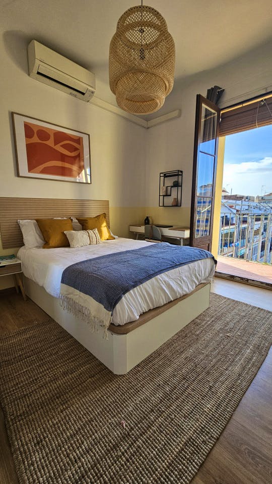  Room 2  -  Spacious Coliving Room in Eixample - Ideal for Students & Professionals  - Gallery -  17