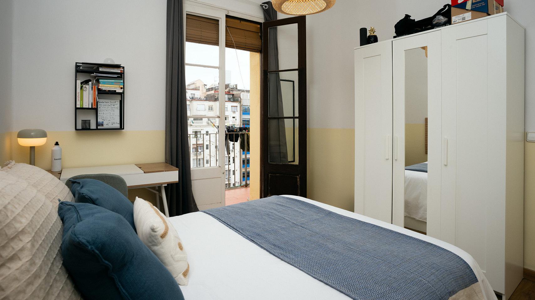  Room 2  -  Spacious Coliving Room in Eixample - Ideal for Students & Professionals  - Gallery -  16
