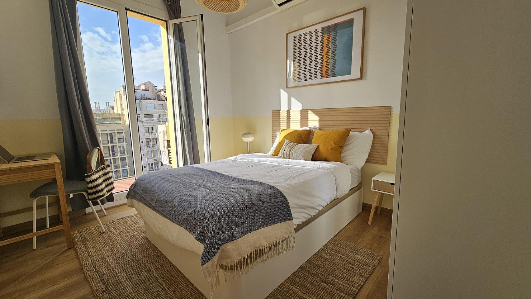  Room 1  -  Spacious Coliving Room in Eixample - Ideal for Students & Professionals  - Gallery -  4