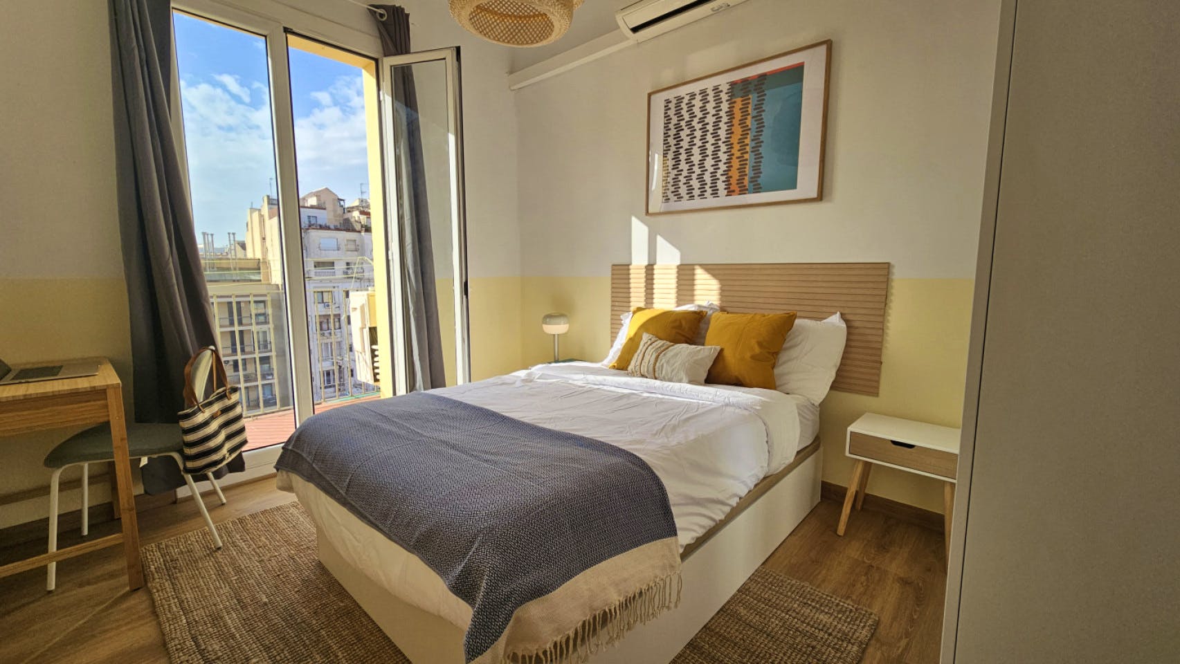  Room 1  -  Spacious Coliving Room in Eixample - Ideal for Students & Professionals  - Gallery -  15