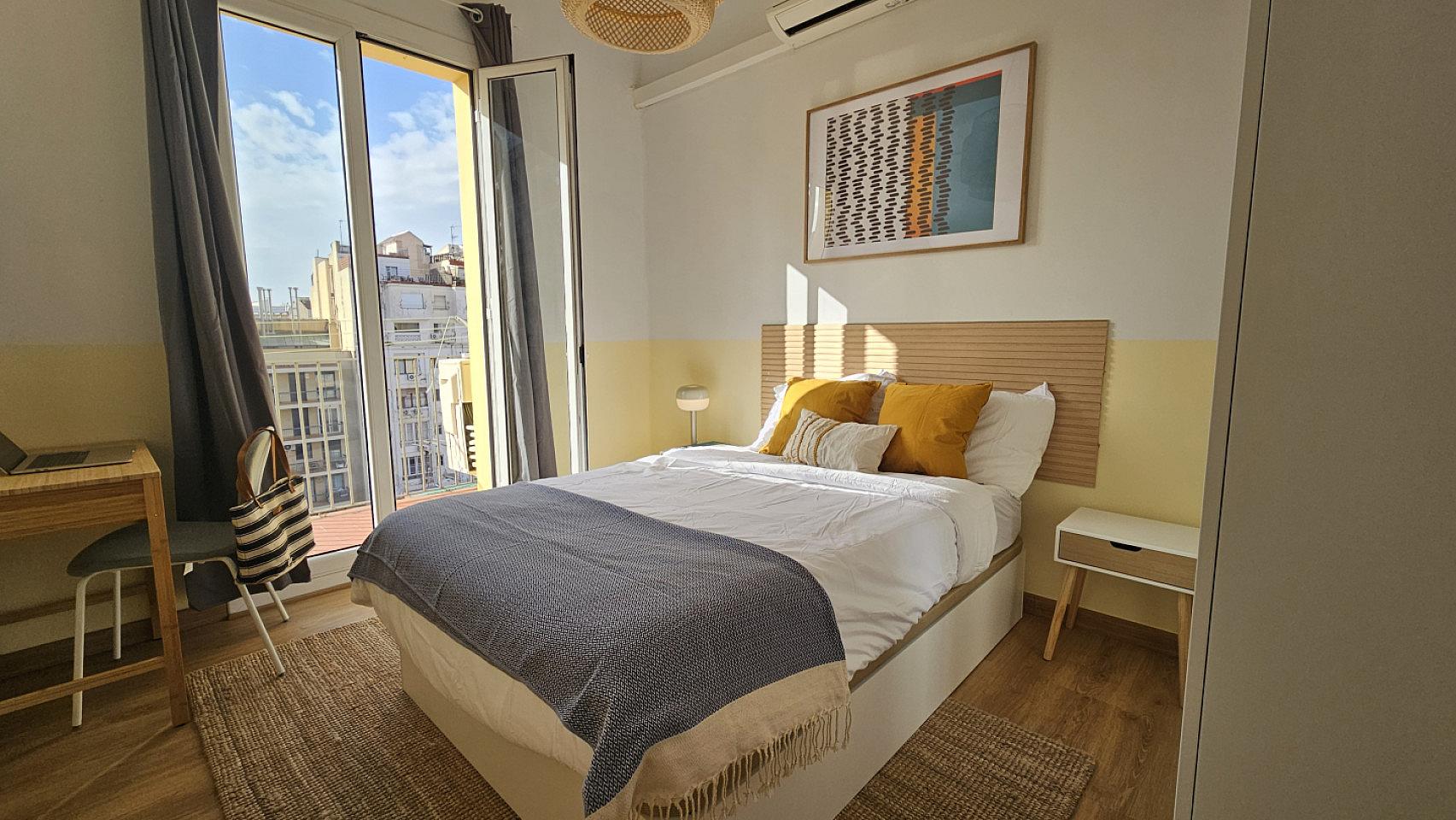 Room 1  -  Spacious Coliving Room in Eixample - Ideal for Students & Professionals  - Gallery -  3