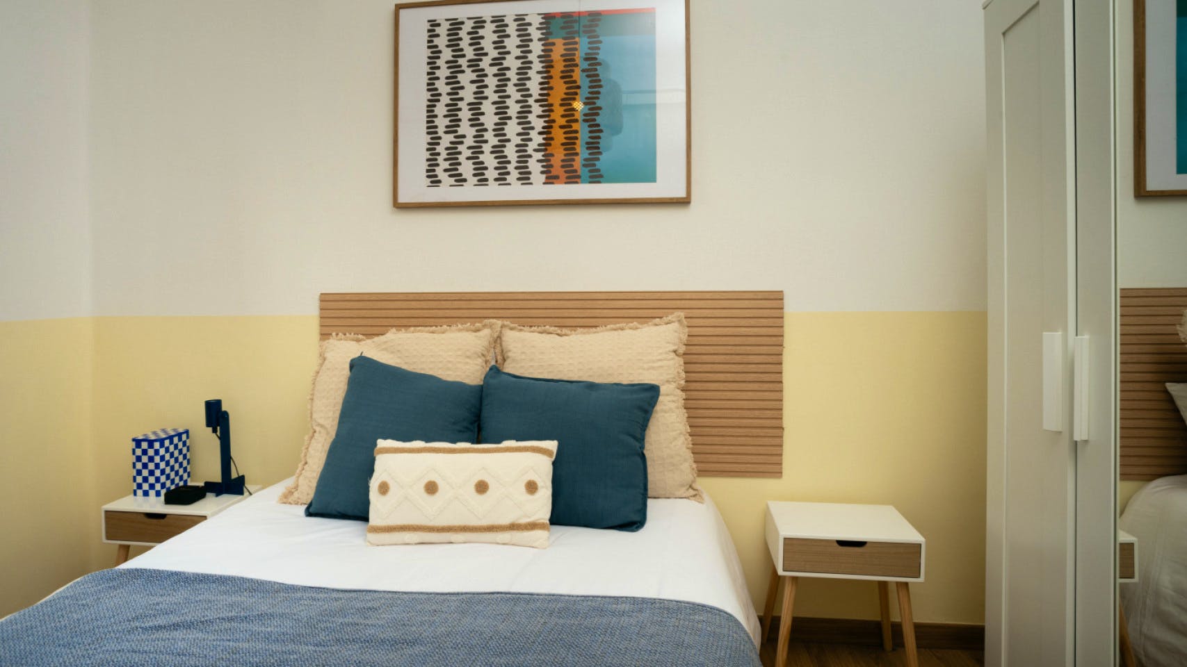  Room 1  -  Spacious Coliving Room in Eixample - Ideal for Students & Professionals  - Gallery -  22
