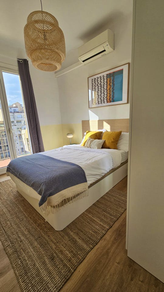  Room 1  -  Spacious Coliving Room in Eixample - Ideal for Students & Professionals  - Gallery -  19