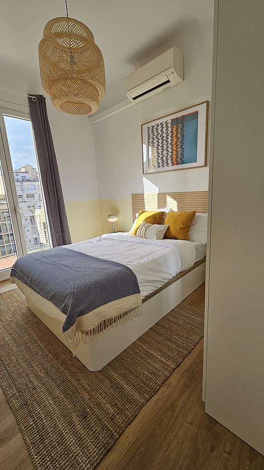  Room 1  -  Spacious Coliving Room in Eixample - Ideal for Students & Professionals  - Gallery -  6