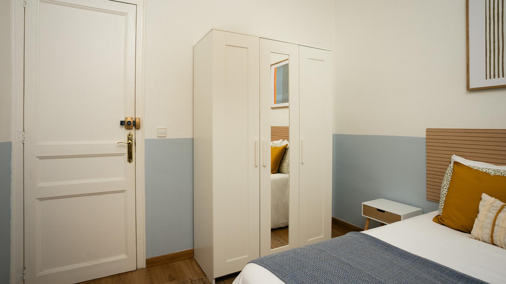  Room 3  -  Spacious Coliving Room in Eixample - Ideal for Students & Professionals  - Gallery -  13