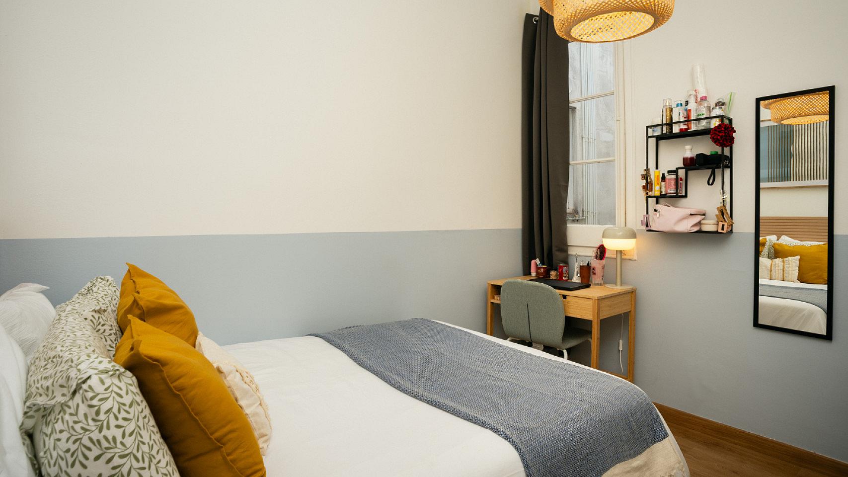  Room 3  -  Spacious Coliving Room in Eixample - Ideal for Students & Professionals  - Gallery -  15