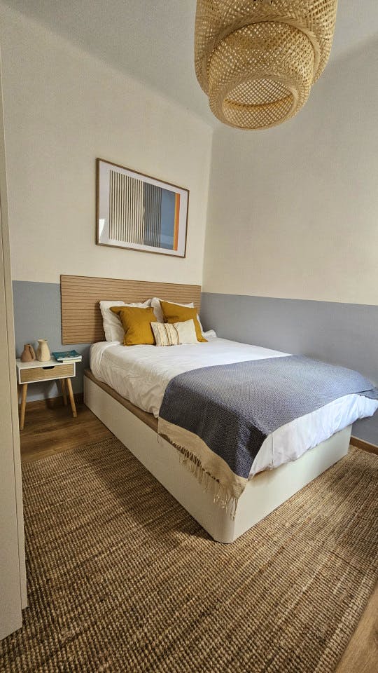  Room 3  -  Spacious Coliving Room in Eixample - Ideal for Students & Professionals  - Gallery -  9
