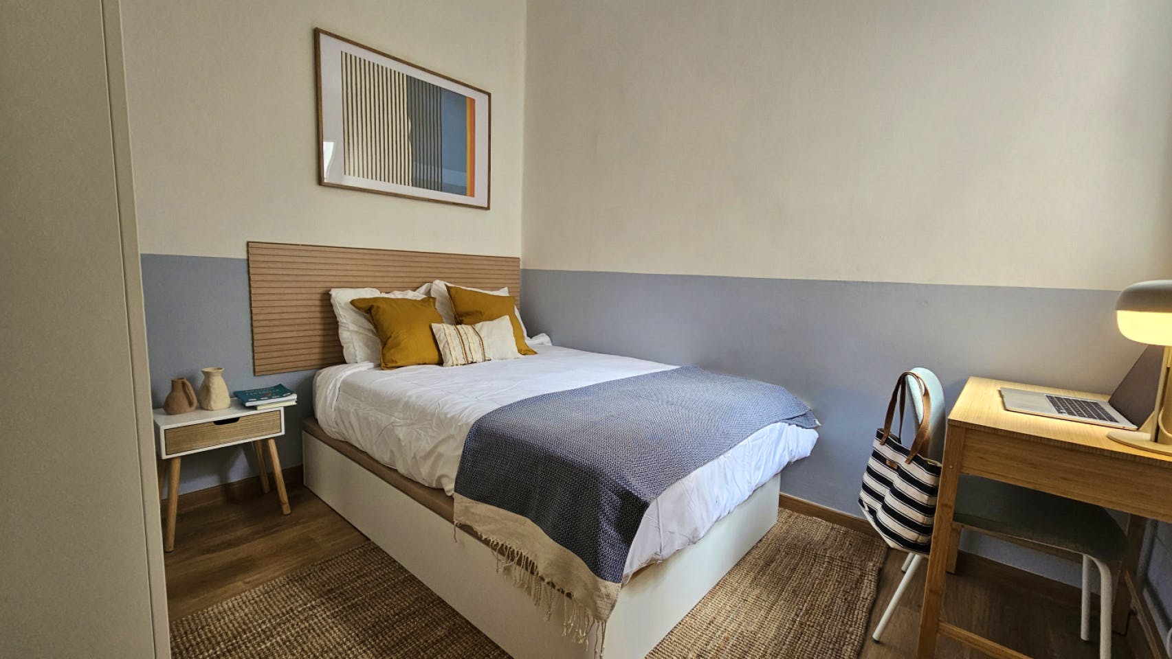  Room 3  -  Spacious Coliving Room in Eixample - Ideal for Students & Professionals  - Gallery -  2