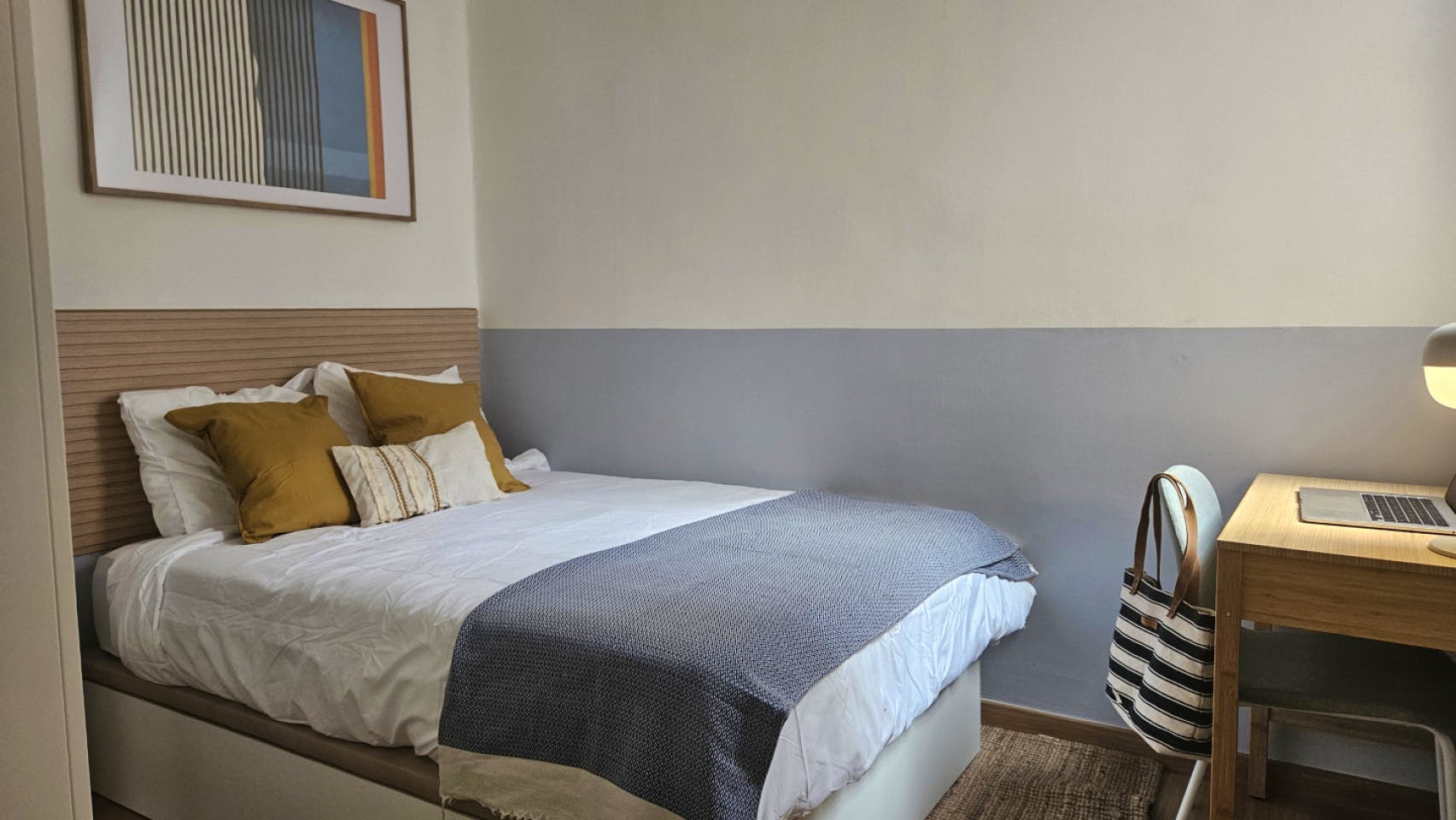  Room 3  -  Spacious Coliving Room in Eixample - Ideal for Students & Professionals  - Gallery -  7