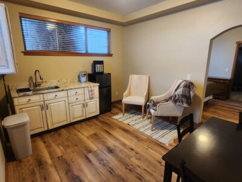 Cozy and Bright mother-in-law suite