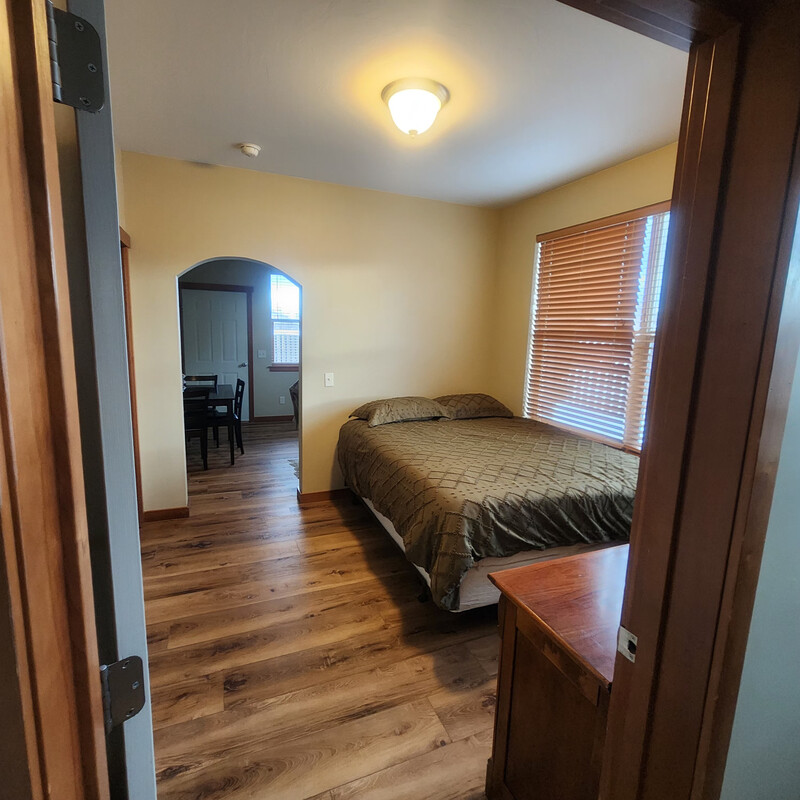 Master Bedroom Mother In Law Suite(Full Room) - 1