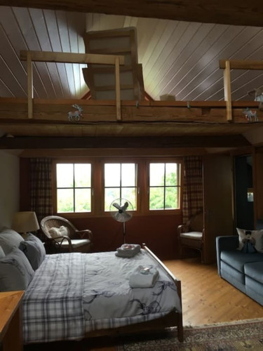 Tranquil, cosy with alpine views