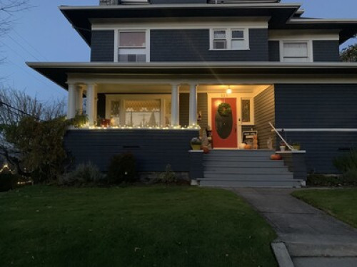 Walkable neighborhood near waterfront