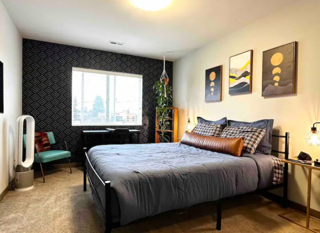 Cozy Queen Room With Acess To Entire House(Single Bed) - 1