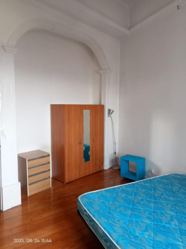 Cozy Single bedroom, with balcony, in 5-bedroom house