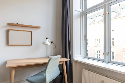 Modern single bedroom in shared flat in bustling Indre By