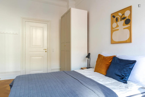 Modern single bedroom in shared flat in bustling Indre By