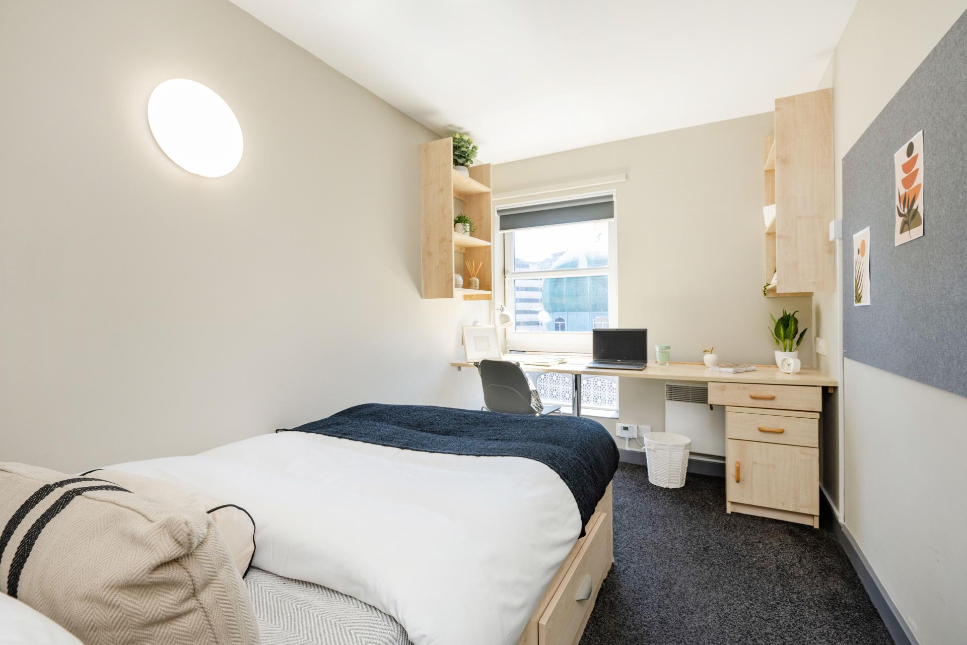 Basic Plus En-Suite - 1