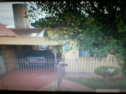 Discrete and welcoming family.