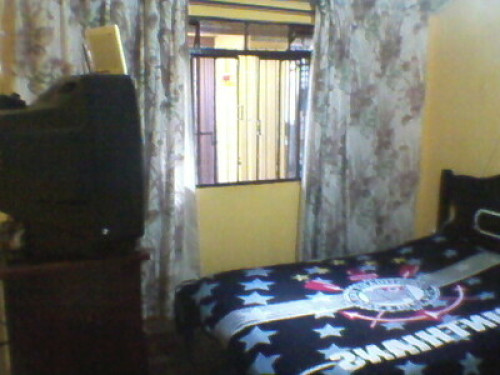 Discrete and welcoming family.