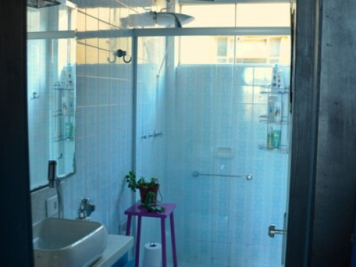 Sunny room in central Curitiba 