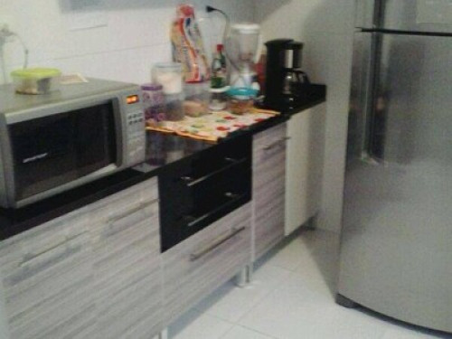 Family a couple and 3 grandchildren