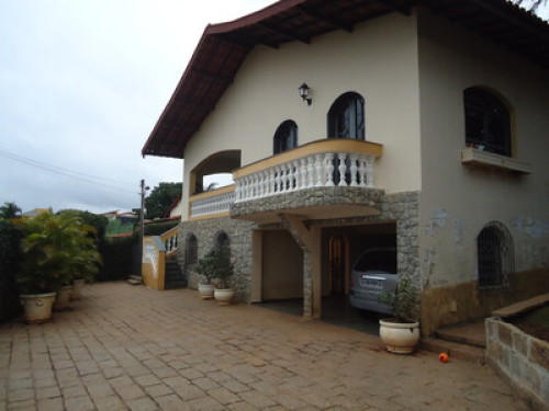 With panoramic views of the city. - Gallery - 8