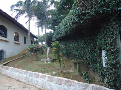 With panoramic views of the city.