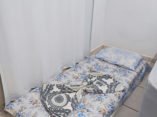 Casa térrea com quintal amplo 