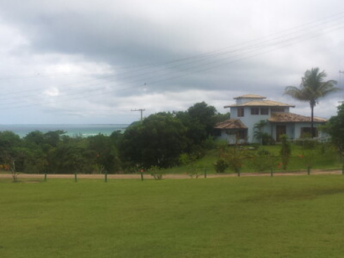 At home in paradise 