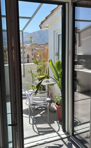 Cozy studio, with sunny rooftop terrace