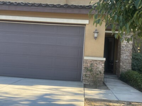 4 bedroom house with 1 room 4 rent